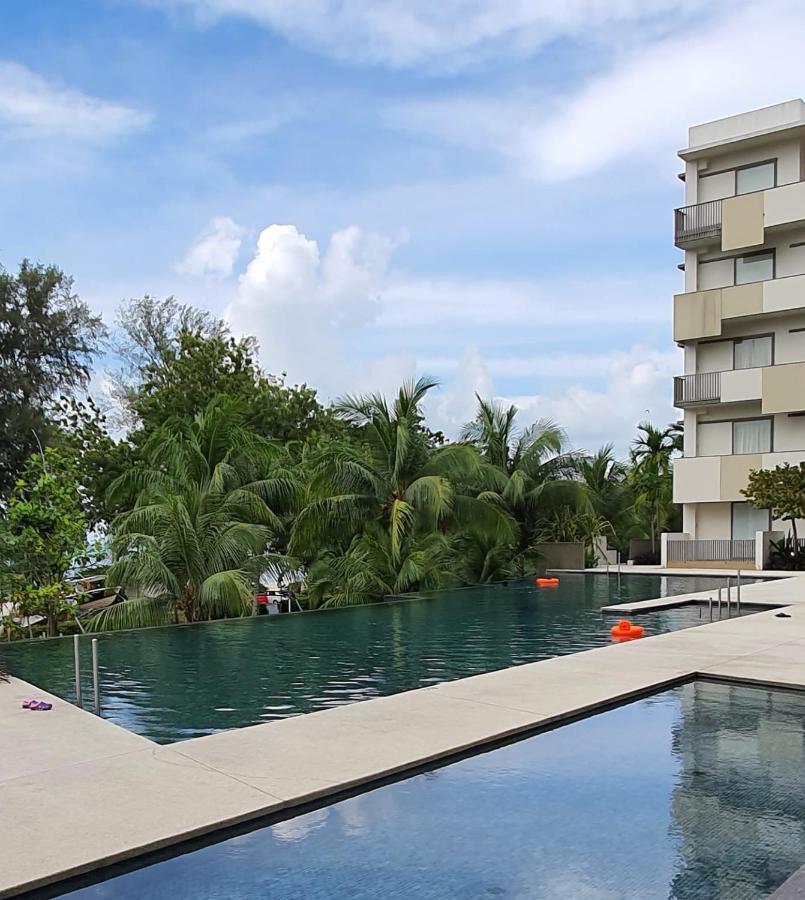 By The Sea Beach Luxury Resort - Batu Feringgi Exteriör bild